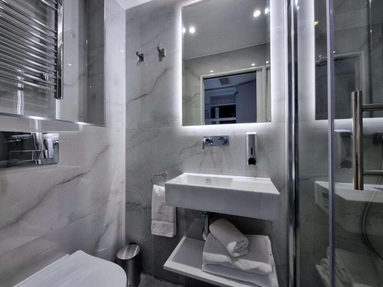 Nox Olympia Hotell London Eksteriør bilde